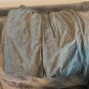 Lululemon shorts men’s size medium. Never worn too small for my guy as a gift.